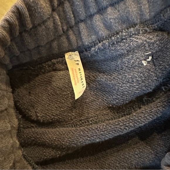 Free People Movement June Bug Jogger Navy Shade - Size XS - Picture 9 of 9